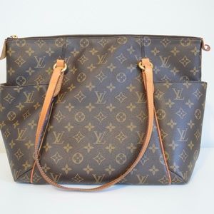 Louis Vuitton Totally MM Monogram Shoulder Bag